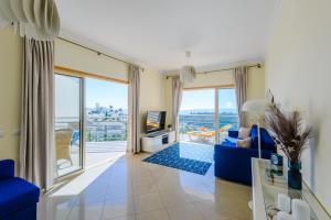Ocean view Apartment with 3 spacious Terraces, 2 Swimming pools & Tennis court