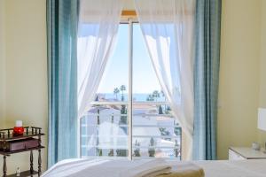 Ocean view Apartment with sunbathing Terrace, 2 Swimming pools & Tennis court