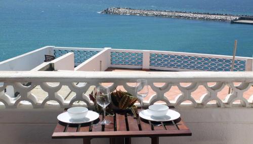Oceanfront Apartment right in the Center