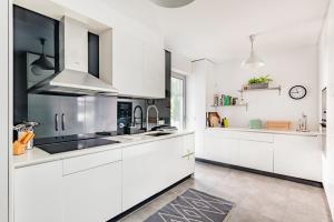Oeiras Elegant Retreat with Pool