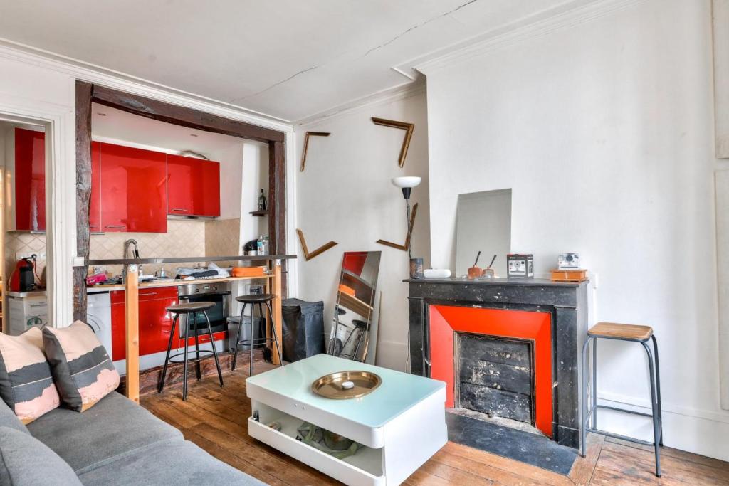 Old apartment for 3 people - Paris 18 80 Rue de Clignancourt, 75018 Paris