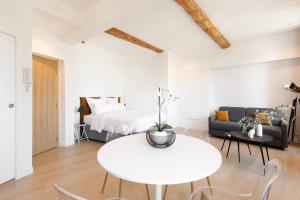 Old Harbour chic studio