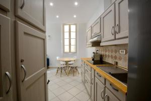 Appartement Old Town Antibes Apartment 6 Rue du Docteur Rostan 06600 Antibes Provence-Alpes-Côte d\'Azur