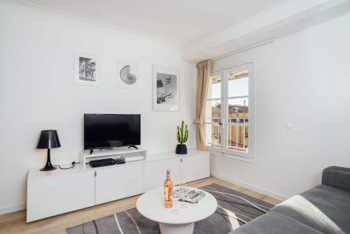 Oli's Flat Nice