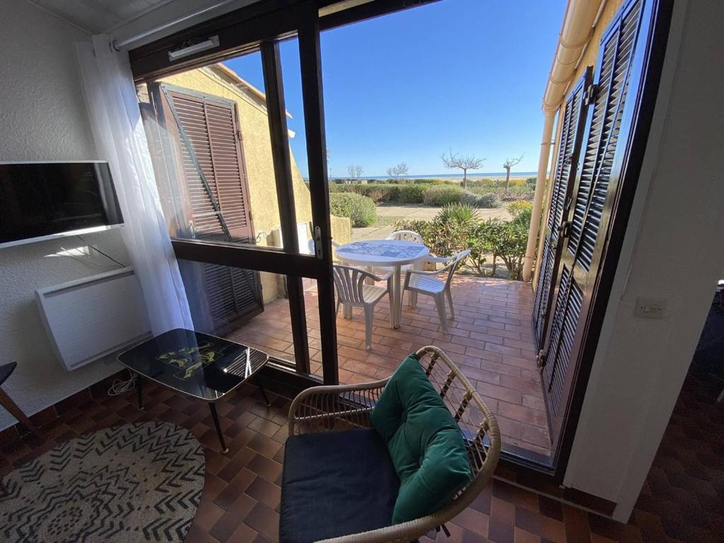 Olive- Vaste appartement donnant sur la Sorgue 84800 LʼIsle-sur-la-Sorgue