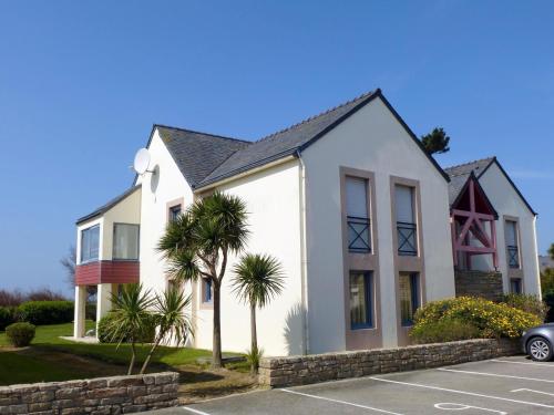 on the sea, ground floor apartment, Roscoff