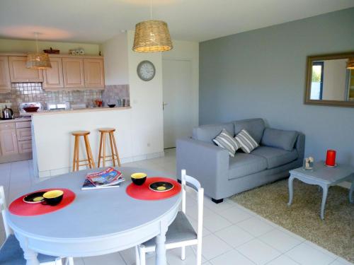 on the sea, ground floor apartment, Roscoff