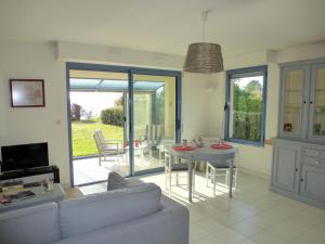 on the sea, ground floor apartment, Roscoff