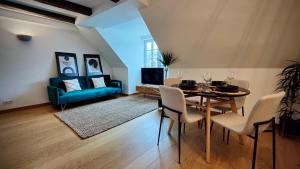 One Apartment's⎢Neu+Zentral⎢Alberstplatz⎢Altbau