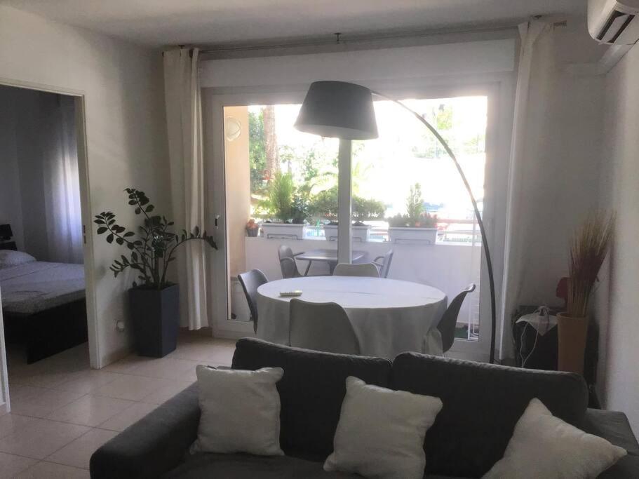 Appartement One BDRM apartment A/C, terrace, Congress/Beaches close to Center by Olidesi 8 Avenue Saint-Nicolas 06400 Cannes