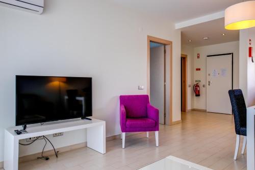 One Bedroom Apartment in Albur Village 1L