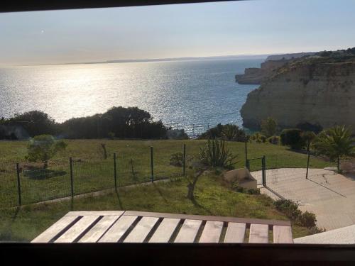 One bedroom appartement at Carvoeiro 50 m away from the beach with sea view and furnished balcony