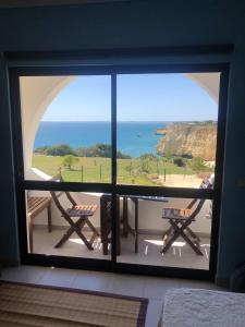 Appartement One bedroom appartement at Carvoeiro 50 m away from the beach with sea view and furnished balcony Urbanizaçao Algarve Sol  s/n Edificio Algarve Sol 8400-525 Carvoeiro Algarve