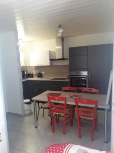 One bedroom appartement at Metabief 400 m away from the slopes with indoor pool and balcony