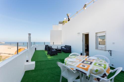 One bedroom appartement at Portimao 10 m away from the beach with sea view and terrace