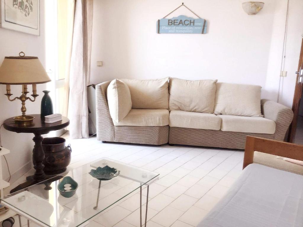 One bedroom appartement with sea view balcony and wifi at Armacao de Pera 1 km away from the beach Avenida Marginal IT4 District de Faro, 8365-138 Armação de Pêra