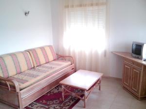 One bedroom appartement with shared pool enclosed garden and wifi at Albufeira 2 km away from the beach