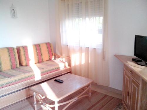 One bedroom appartement with shared pool enclosed garden and wifi at Albufeira 2 km away from the beach