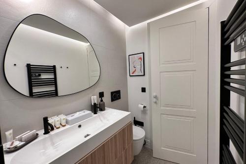 OPERA PROMENADE 2 Brand-new! 2 rooms next to the sea