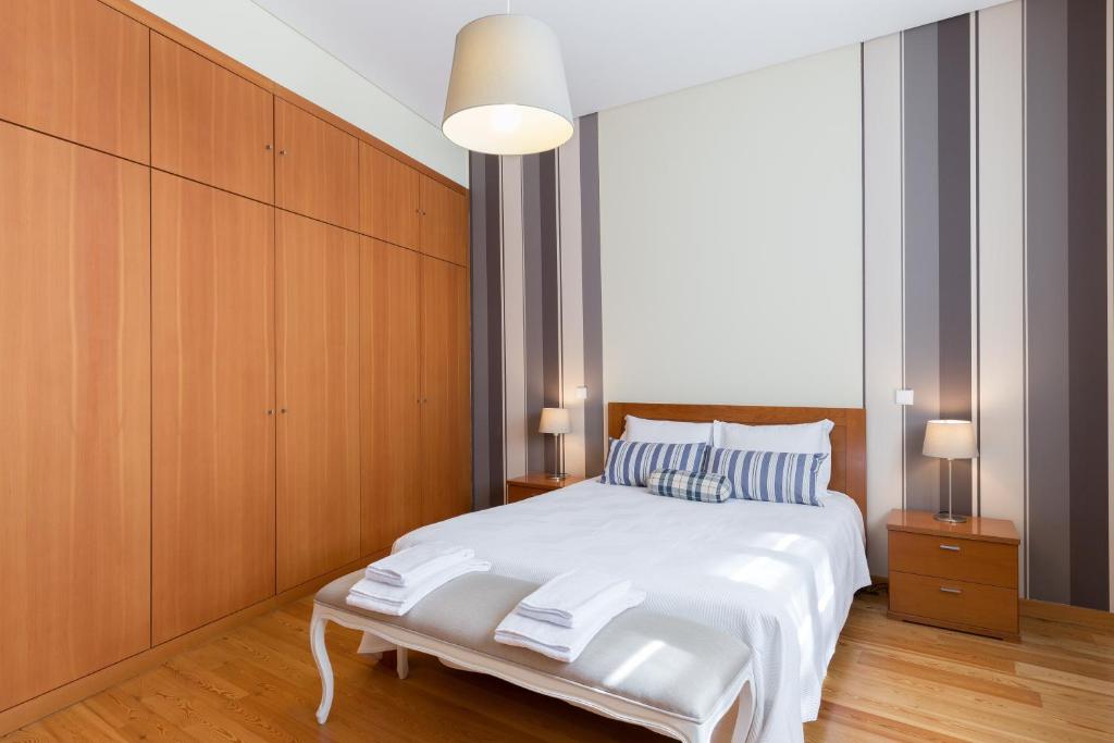 OPO 52 Rua Mouzinho da Silveira, 322 Apt 52, 4050-417 Porto