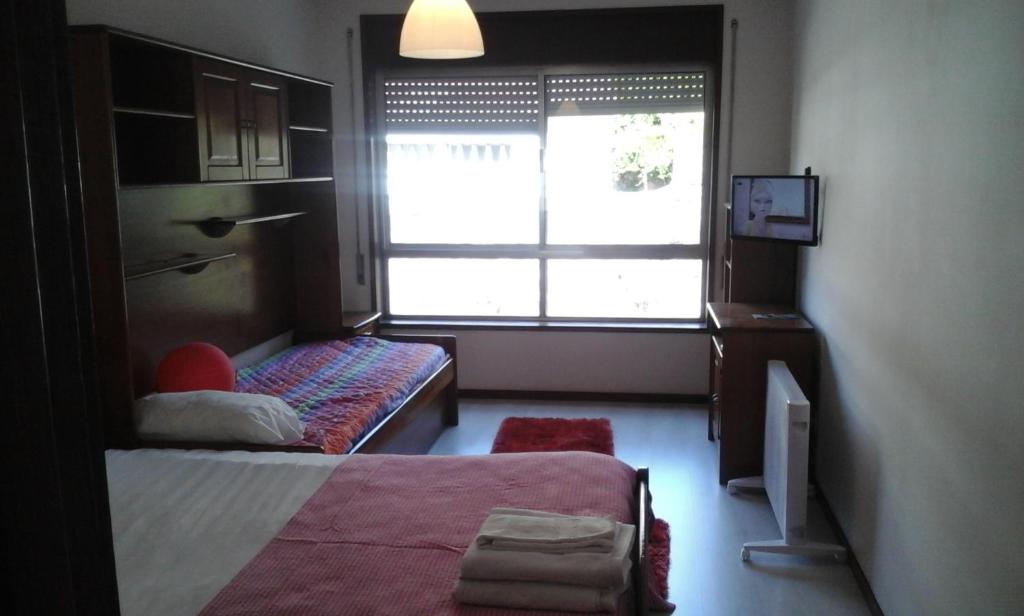 Oporto holiday home for tourists, students, worker Includes bed linen and towels Rua da Fontinha, nº 47, Hab 6., 4000-243 Porto