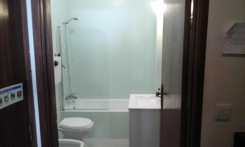 Oporto holiday home for tourists, students, worker Includes bed linen and towels