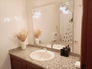 Appartement Oporto White Glam AP 650 Rua de Faria Guimarães 4200-201 Porto Région Nord