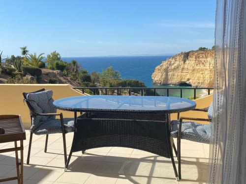 Os Reais - Apt in front of the beach in Centeanes