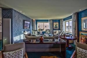 Oscar Chalupsky Apartment