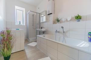 Ostseeapartment_80m2_3xSchlafzimmer_2xParkplatz_Netflix_Waschtrockner