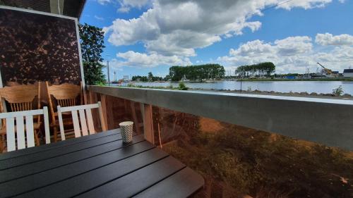 Ouistreham canal