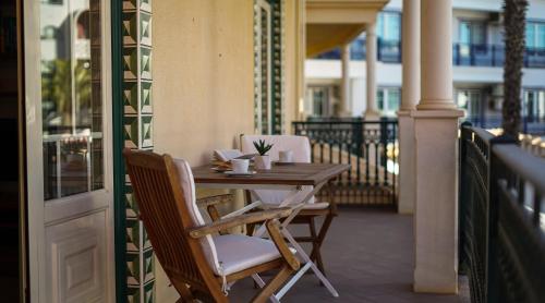 Oura Sunrise Apartment by Stay-ici, Algarve Holiday Rental