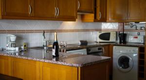 Oura Sunrise Apartment by Stay-ici, Algarve Holiday Rental