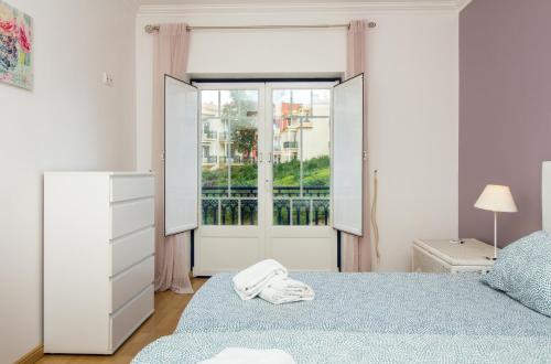 Oura Sunrise II Apartment by Stay-ici, Algarve Holiday Rental