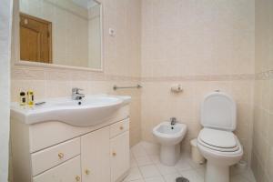 Oura Sunrise III Apartment by Stay-ici, Algarve Holiday Rental