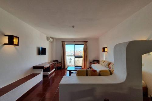Oura Vilanova - Beach, Pool & Garden