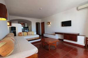 Oura Vilanova - Beach, Pool & Garden