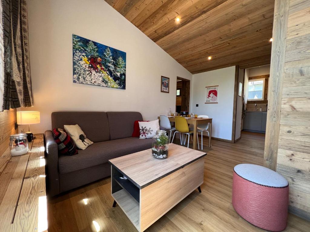 Appartement OURS BLANC 29 duplex avec vue Route de la piscine, 590 74220 La Clusaz