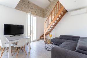 Outstanding AC 2 bedroom with terrace close to beaches - Dodo et Tartine