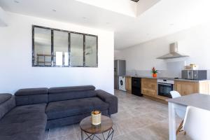 Outstanding AC 2 bedroom with terrace close to beaches - Dodo et Tartine