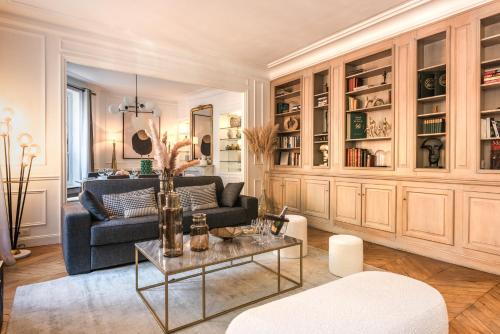 Outstanding Apartment - 8 Guests between Tour Eiffel and Invalides