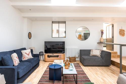 Outstanding Architect Loft - Canal St Martin