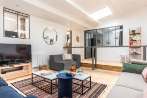 Outstanding Architect Loft - Canal St Martin