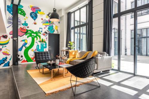 Outstanding Artist Loft - Between Marais and Canal