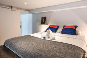 Outstanding Artist Loft - Between Marais and Canal
