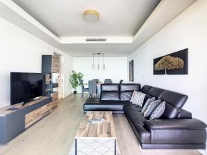 Over the Cliff Apartment by MHM