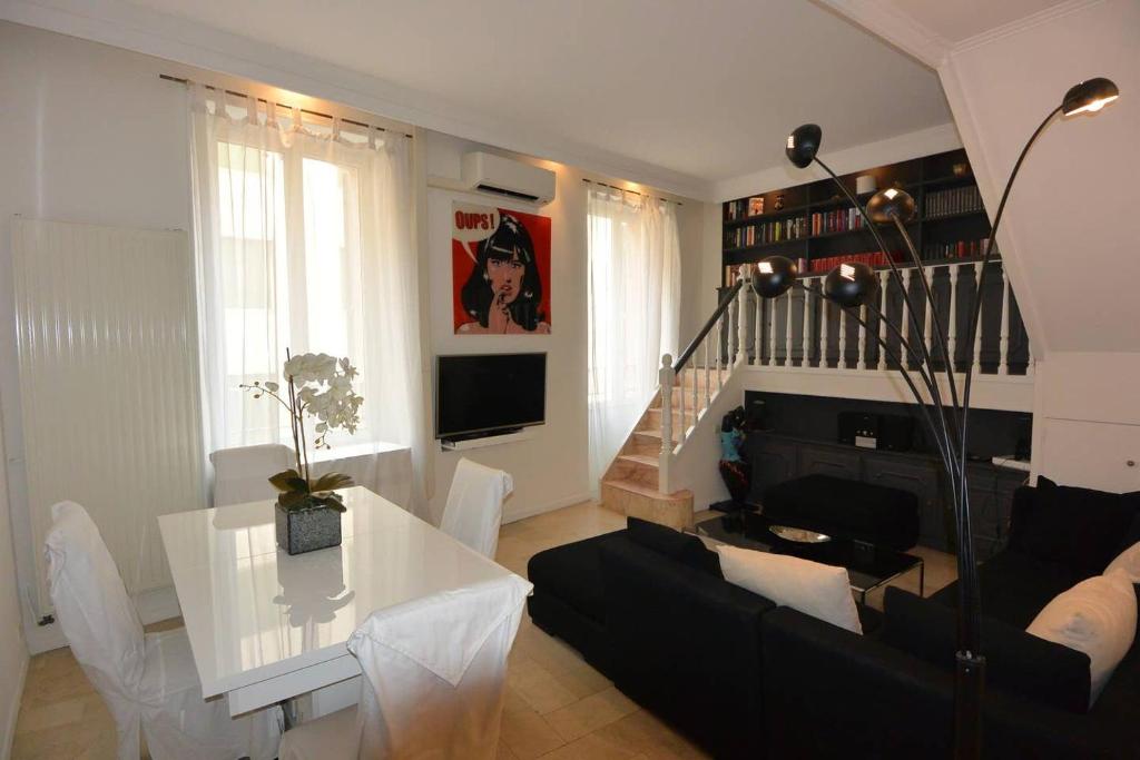 Appartement #PACAGROOM# Bivouac Napoleon 7 rue bivouac napoleon 06400 Cannes