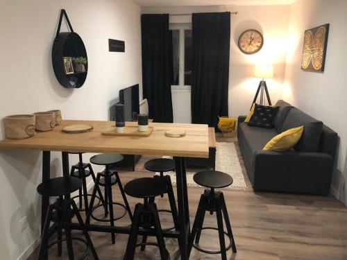 Paisible logement à Brive proche centre-ville et campagne avec Wifi Netflix et Parking privé