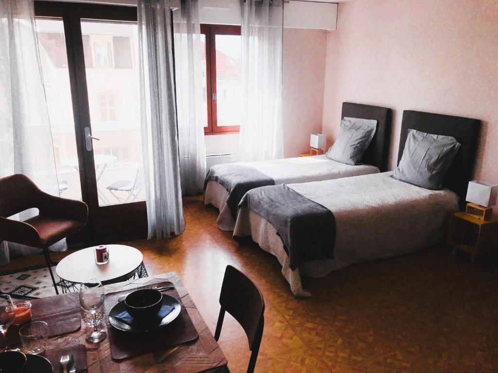 Paisible studio avec agréable loggia 2 mn du centre 5 Boulevard des Côtes, 73100 Aix-les-Bains