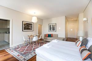 Palácio das Cardosas Studio by LovelyStay